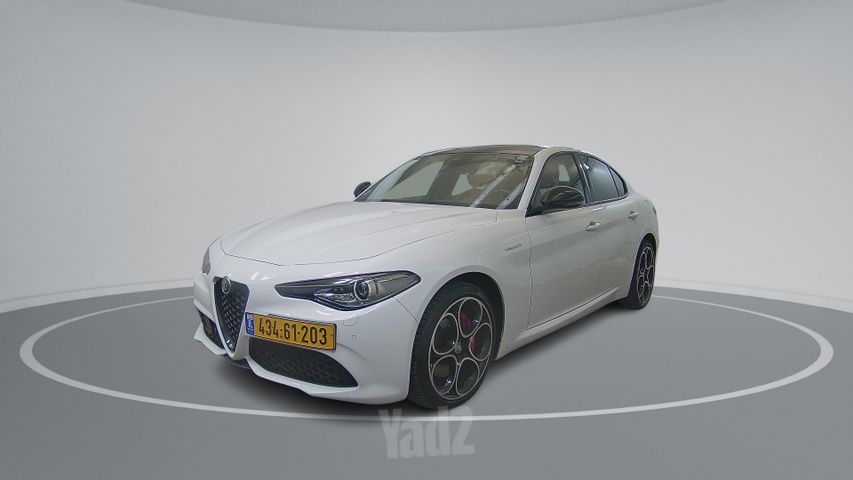 מודעת רכב אלפא רומיאו ג'וליה