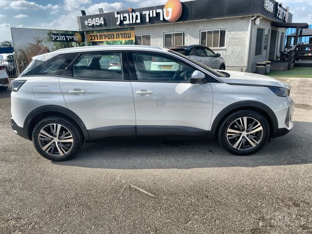 פיג'ו 3008