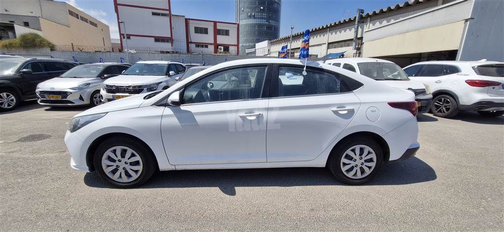 יונדאי אקסנט i25