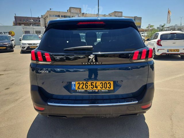 פיג'ו 5008