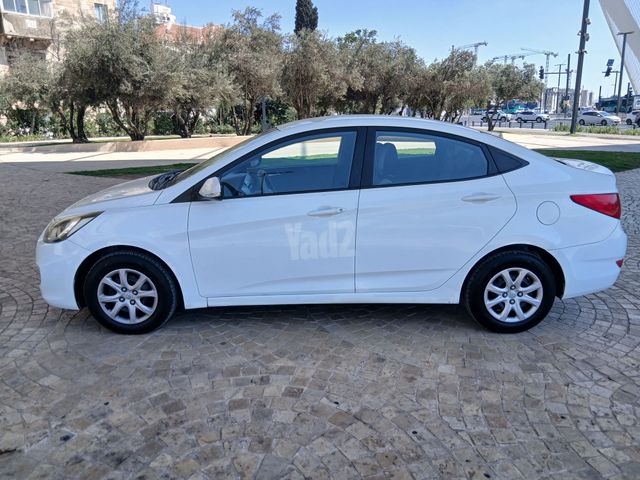 יונדאי אקסנט i25