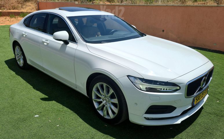 וולוו S90