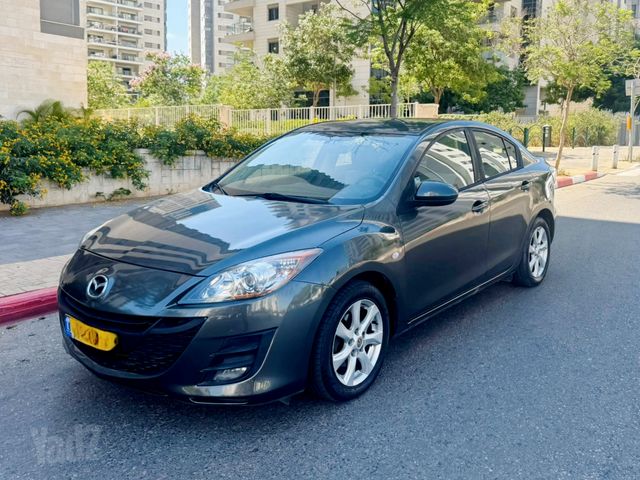 מודעת רכב מאזדה 3