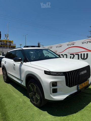 ג'אקו J7
