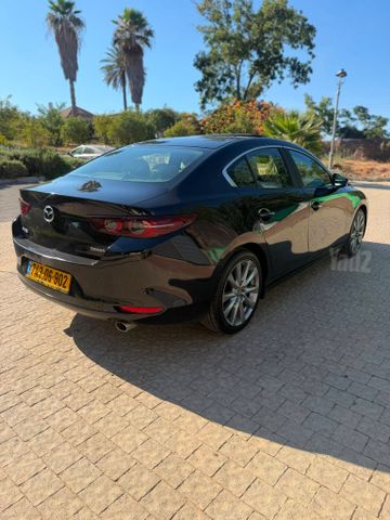 מאזדה 3