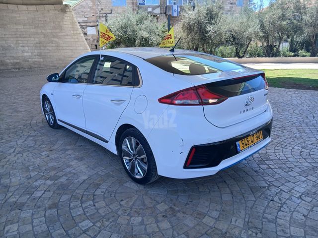 יונדאי איוניק