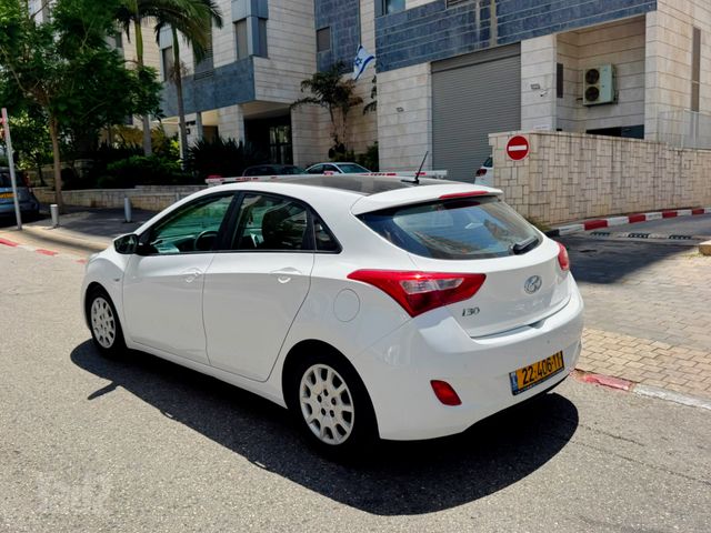 יונדאי i30