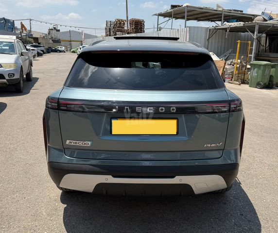 ג'אקו J7