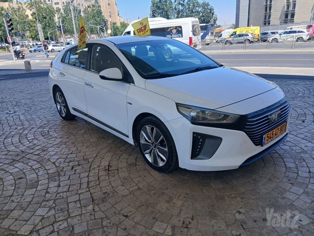 יונדאי איוניק