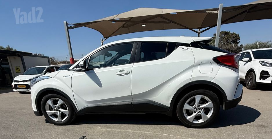 מודעת רכב טויוטה C-HR 2