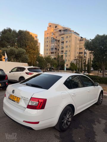 סקודה אוקטביה