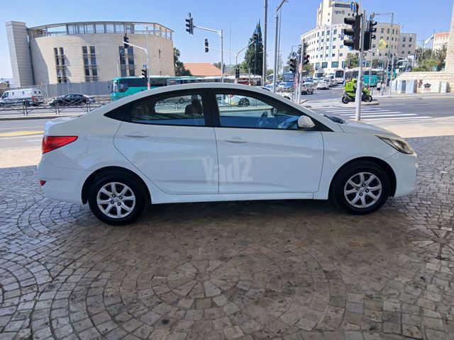 יונדאי אקסנט i25