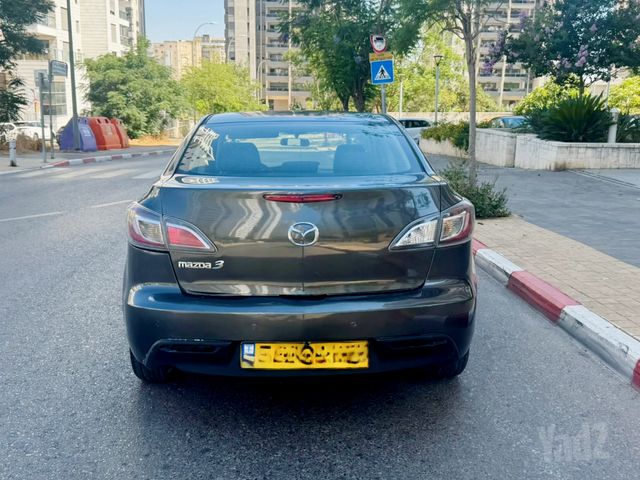 מאזדה 3