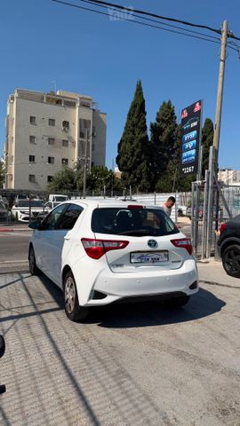 טויוטה יאריס