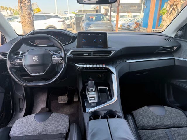 פיג'ו 3008