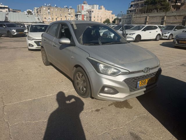 יונדאי i20
