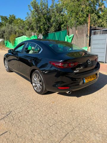 מאזדה 3
