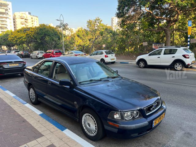 וולוו S40