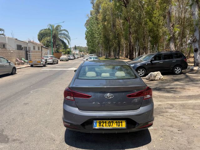 יונדאי אלנטרה