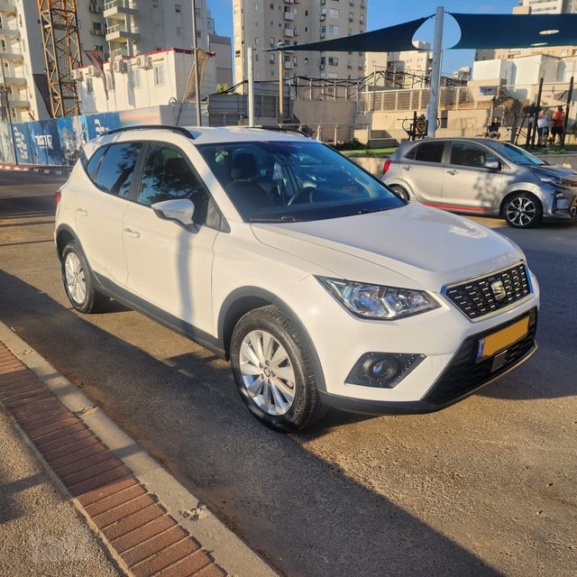 סיאט ארונה