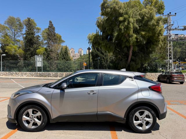 מודעת רכב טויוטה C-HR
