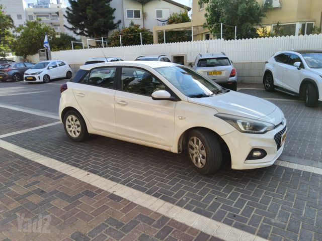 יונדאי i20