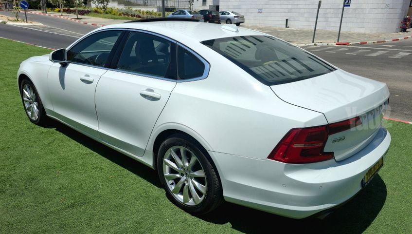וולוו S90