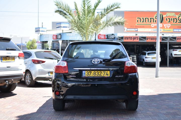 טויוטה אוריס