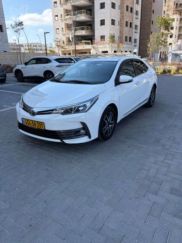 טויוטה קורולה