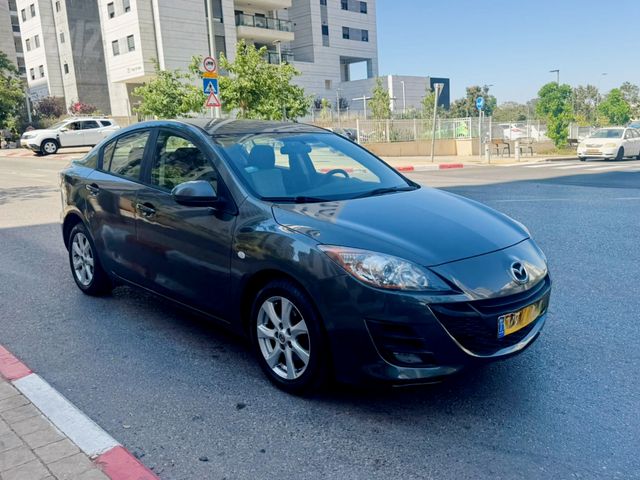 מאזדה 3