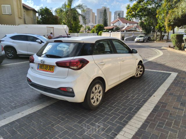 יונדאי i20