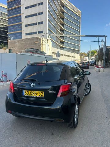 טויוטה יאריס