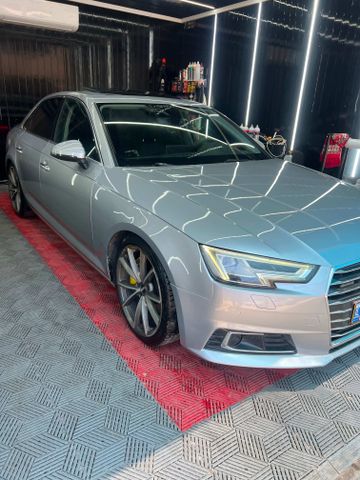 אאודי A4