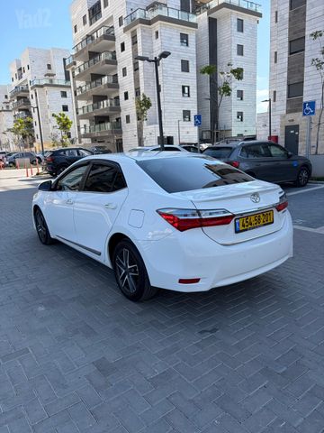 טויוטה קורולה