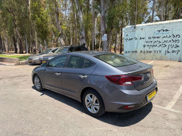 יונדאי אלנטרה