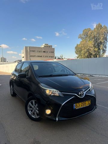 טויוטה יאריס