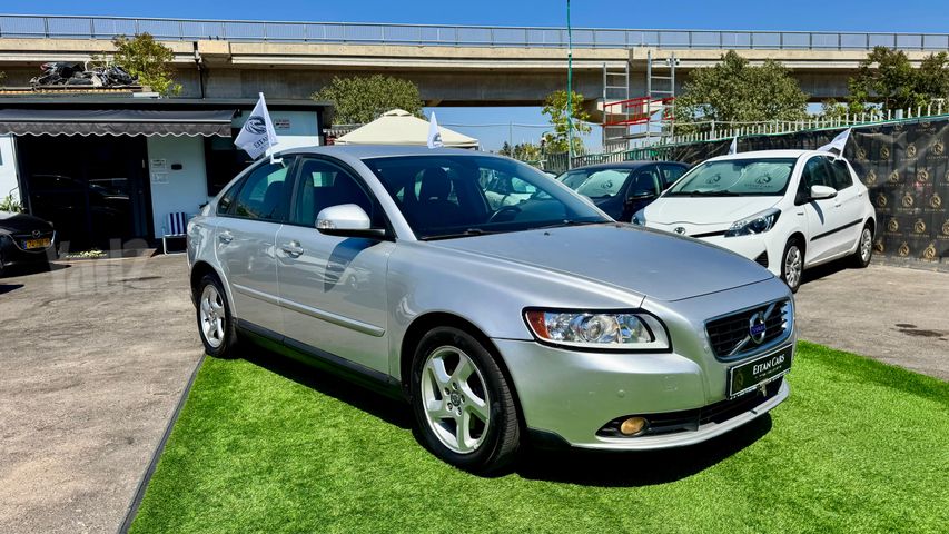 וולוו S40