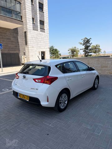 טויוטה אוריס