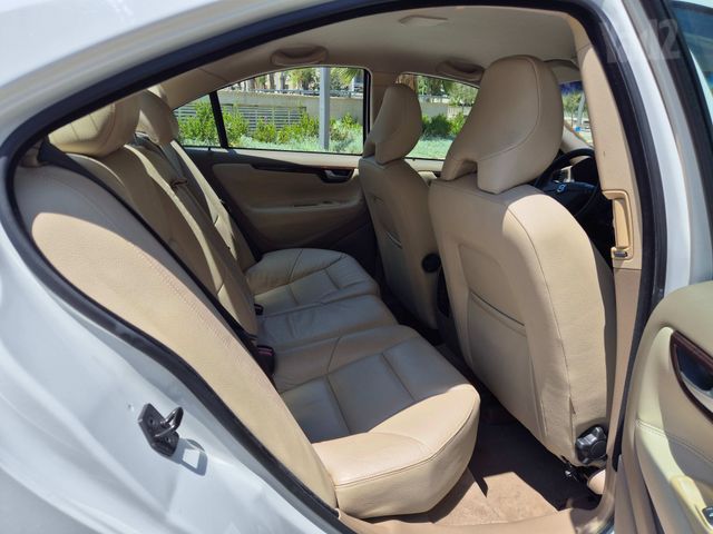 וולוו S60