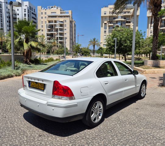 וולוו S60