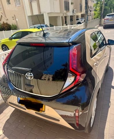 טויוטה אייגו X
