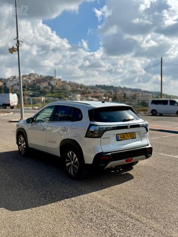 סוזוקי S-Cross