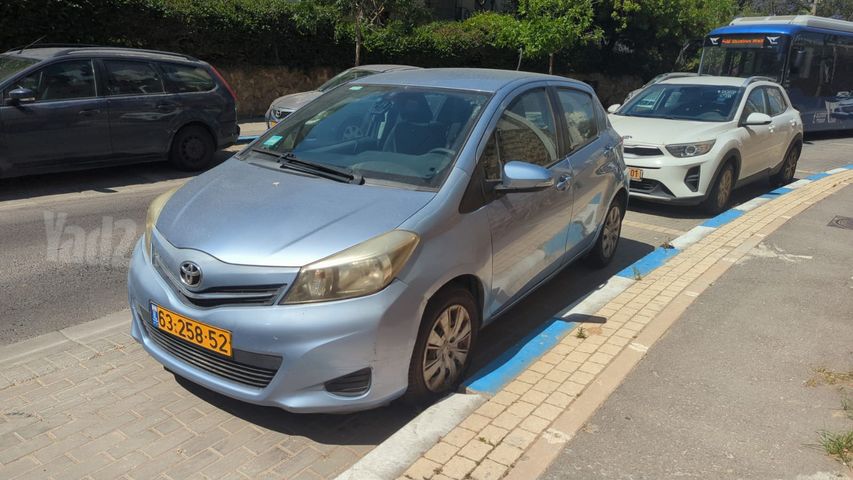 טויוטה יאריס