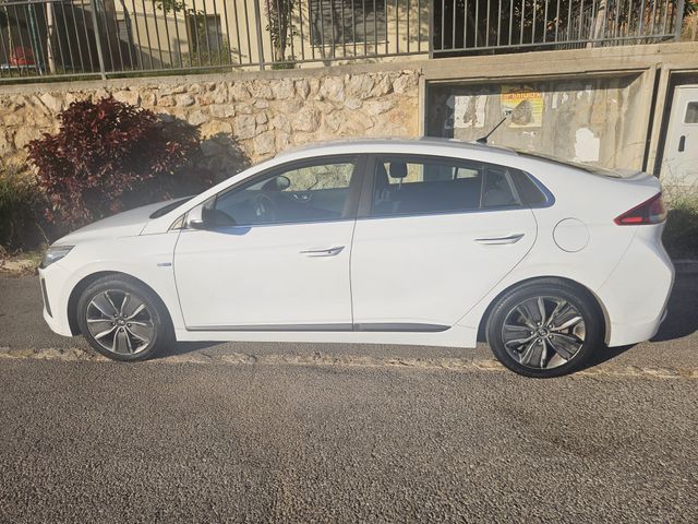 יונדאי איוניק