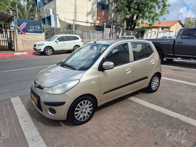יונדאי i10
