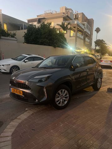 מודעת רכב טויוטה יאריס קרוס