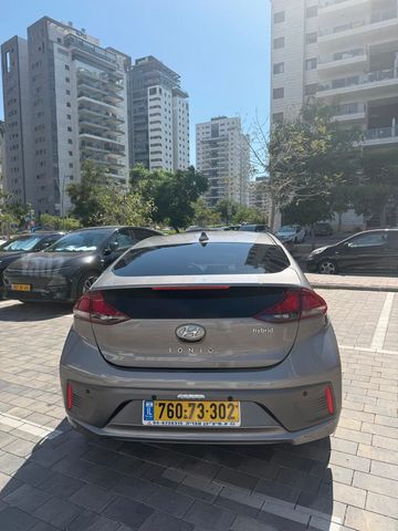 יונדאי איוניק