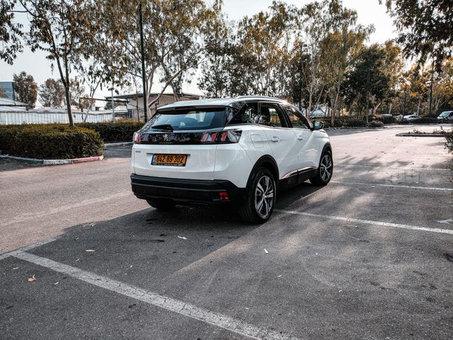 פיג'ו 3008