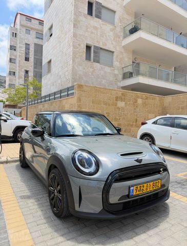 מודעת רכב מיני קופר SE (חשמלית)