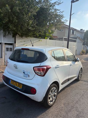 יונדאי i10